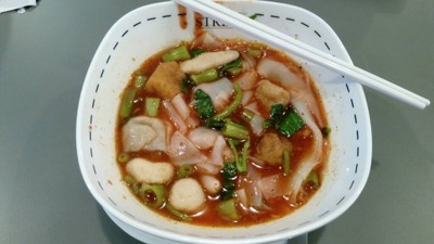 เย็นตาโฟยกล้อ By Christ The Street รัชดา เย็นตาโฟยกล้อ By Christ The Street รัชดา