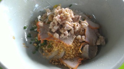 เส้นกลางแห้ง