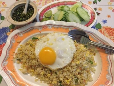 ป.ข้าวผัดปู สันติธรรม