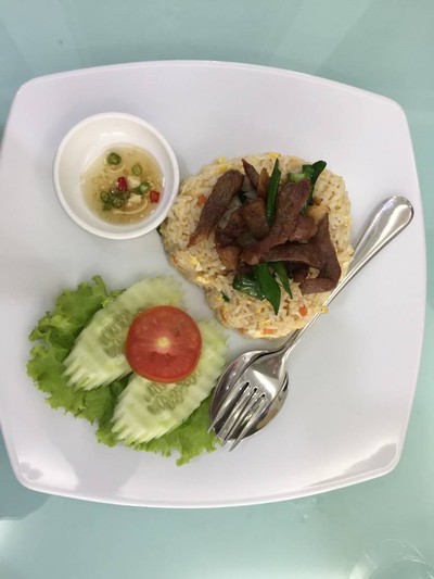 ข้าวผัด 80 บาท