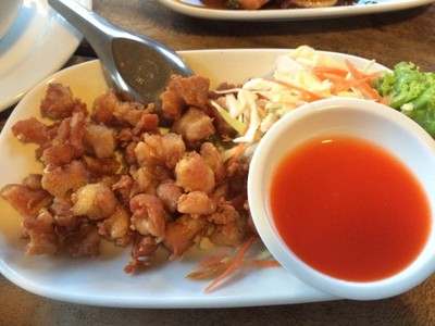 แหนมเอ็นข้อไก่ทอด