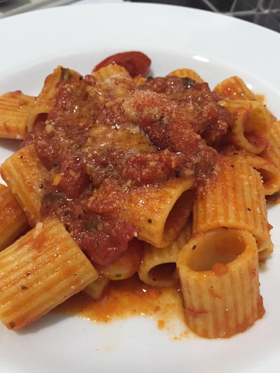 Mezze Maniche Al Pomodoro