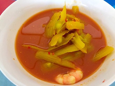 แกงส้มมะรถมรสชาดโดนมากเปรี้ยวนำหวานนิดมะรุมแกะได้ดีทานสะดวกมาก