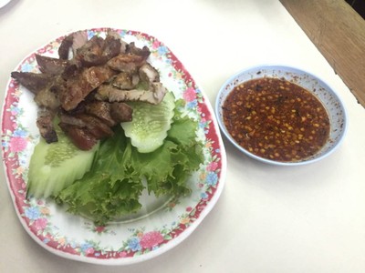 คอหมูย่าง