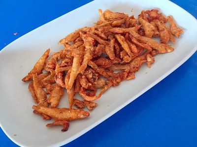 ปลากรอบ(ลืมชื่อปลาคะ)กรอบทั้งตัวเค็มนิดๆหอมอร่อย
