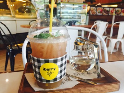 ICED LYCHEE TEA