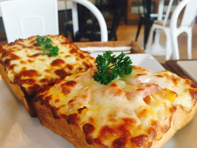 Savory Toast Ham&Corn
