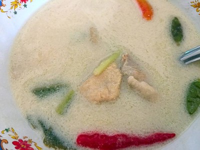 ต้มข่าไก่ แกงกะทิเปรี้ยวนิดหวานหน่อยทานคู่กับลูกโดดนะเริดคะ