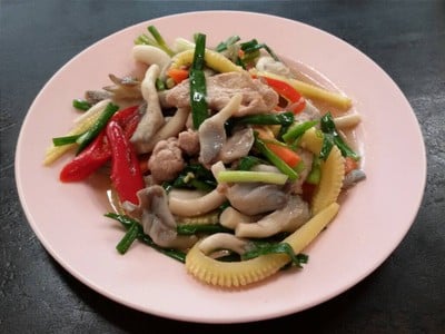 ผัดเห็ดรวม 30.-