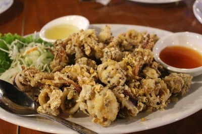 ปลาหมึกทอดกระเทียมพริกไทย