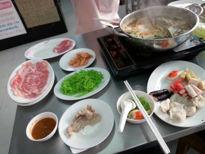 อาหาร หรือ เครื่องดื่ม