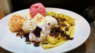 บ้านบานชื่น -