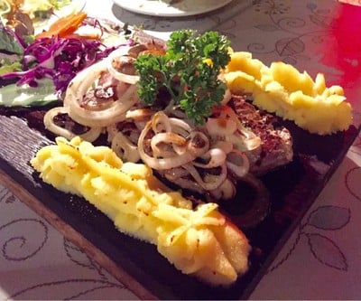 Pizzamania & Steak House