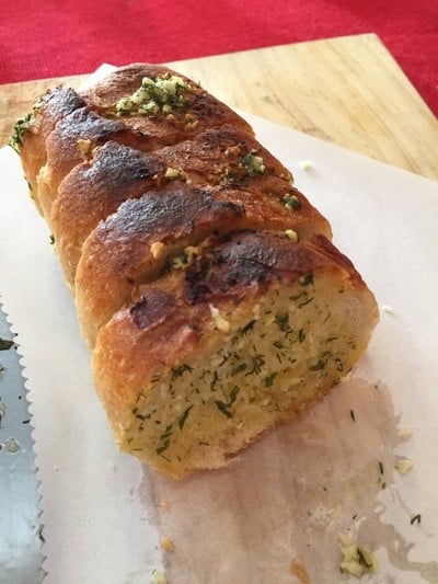 garlic bread .