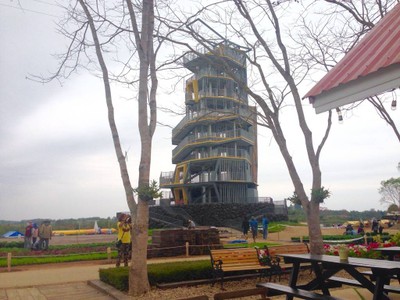 หอโดดซิปไลน์