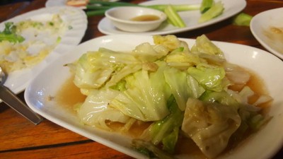 กะหล่ำปลีทอดน้ำปลา