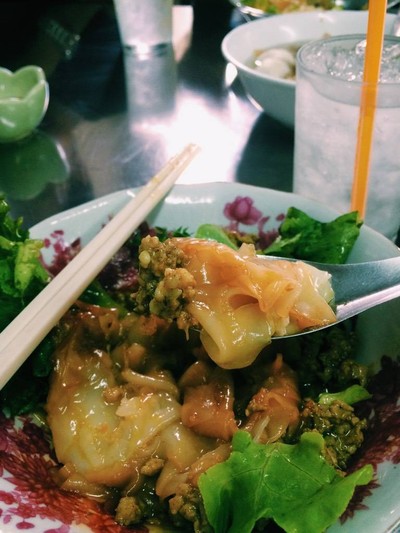 เส้นใหญ่หมูสับ