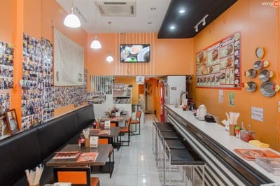 บรรยากาศ Gold Curry สีลม