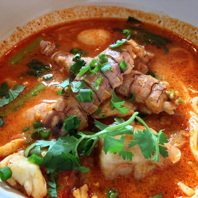 ฅนช่างยำ by กั้งบ้านเพ สาขาทองหล่อ ทองหล่อ ซอย 13