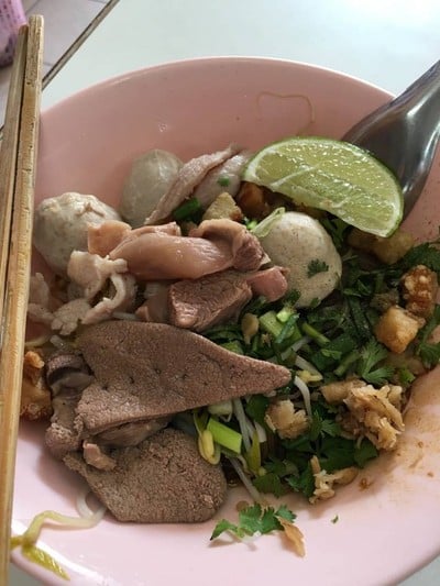 ก๋วยเตี๋ยวอันเจริญหลังตลาดพะเยา (เฮียน้อย) ไม่มีสาขา