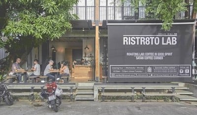 บรรยากาศ ROAST8RY LAB นิมมานเหมินทร์ ซอย 3