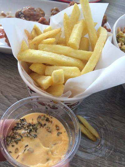 เฟรนฟราย + ชีสดิป 29+15=44฿