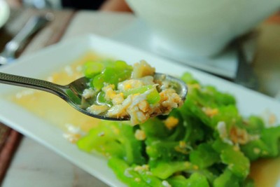 มะระผัดไข่