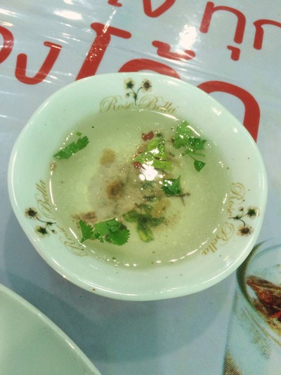 เป็ดย่าง วีแอนด์วัน (เป็ดย่าง วีแอนด์วัน เป็ดย่างปรีดาเจ้าเก่า) เป็ดย่าง วีแอนด์วัน (เป็ดย่าง วีแอนด์วัน เป็ดย่างปรีดาเจ้าเก่า)