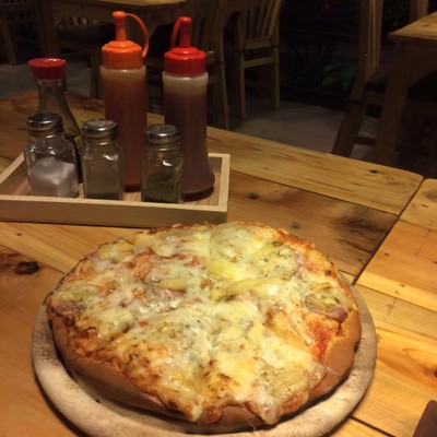 พิซซ่าฮาวายเอี้ยน