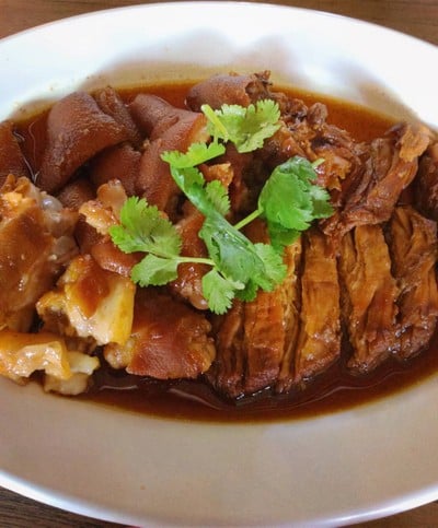 เมนูของร้าน ข้าวขาหมูจุฬาวัดใหญ่ วัดใหญ่ชัยมงคล