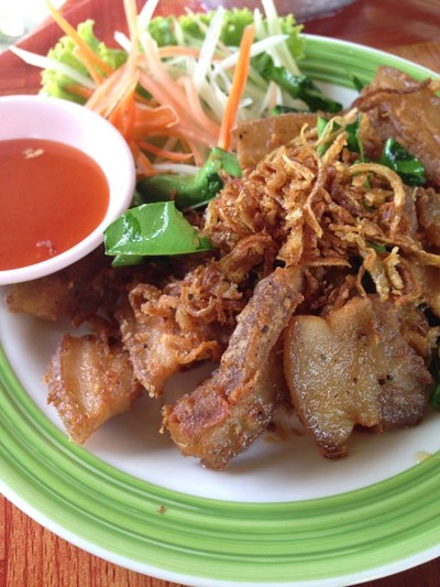 หมูสามชั้นทอดใบมะกรูด ไฮไลท์เลย