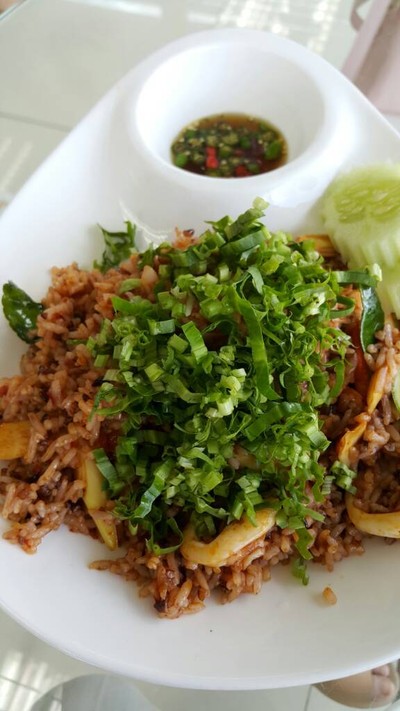 ข้าวผัดต้มยำทะเล