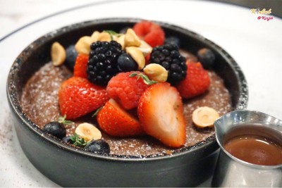 ดาร์คชอคโกแลตเซลฟ์ซอสซิ่งเค้ก