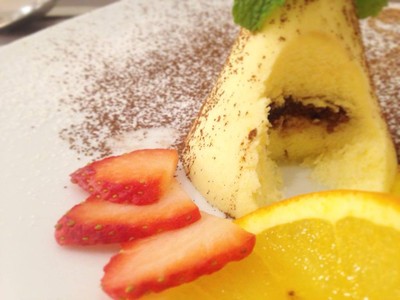 Tiramisu ด้านในและมวลผลไม้