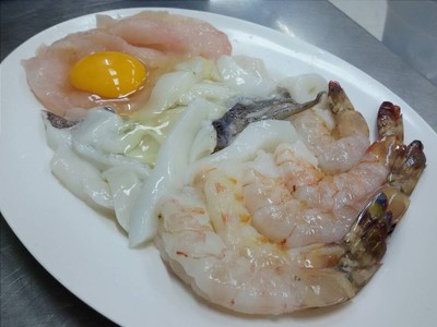 อาหาร หรือ เครื่องดื่ม