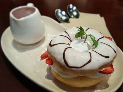 หอยทอด พิพิธภัณฑ์เมืองอุดร & Daily Donuts ถนนเพาะนิยม
