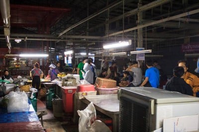 บรรยากาศ หมี่กระดาษ ตลาดช้างเผือก รับแต่เงินสด  เจ้าแรก เจ้าเดียว ไม่มีสาขา