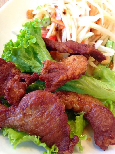 ส้มตำหมูทอด