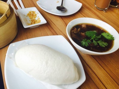 ขาหมูหมั่นโถว