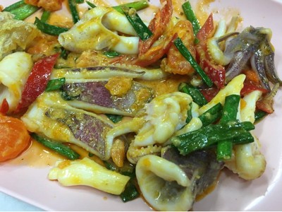 ปลาหมึกผัดไข่เค็ม