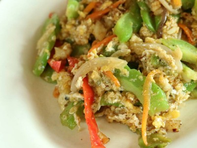 มะระผัดไข่  90บาท