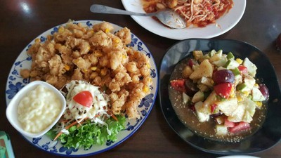 ข้าวโพดทอดกรอบ ทานกับมายองเนส เข้ากันดีแฮะ