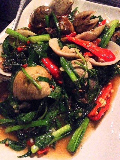 หอยตลับผัดใบโหระพา