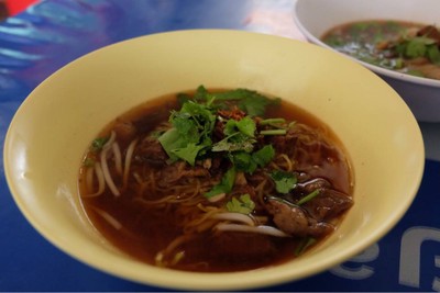 หมี่เหลืองเนื้อเปื่อย