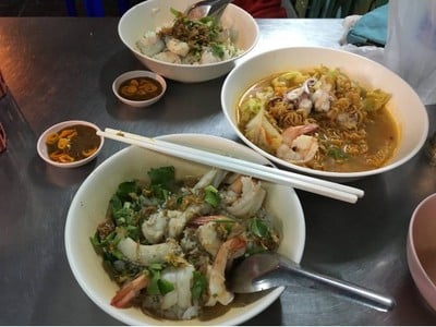 เมนูของร้าน ข้าวต้มปลาตลาดน้อย