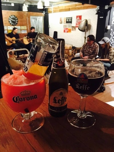 People On Pause Cafe