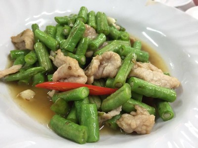 ถั่วฝักยาวผัดหมูชิ้น