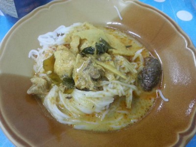 ขนมจีน แกงไก่