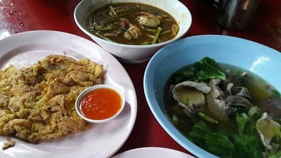 อาหาร หรือ เครื่องดื่ม