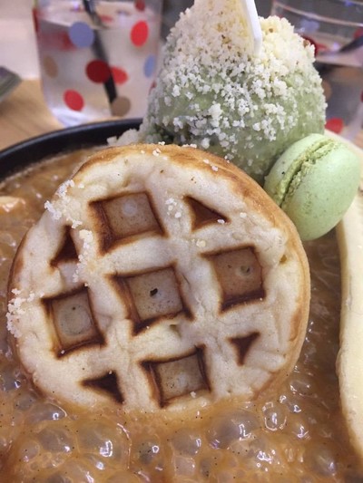 DW Sizzling Waffle Caramel